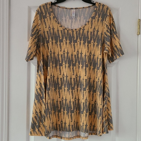 Disney Sleeping Beauty Lularoe Perfect Tee - Picture 1 of 4